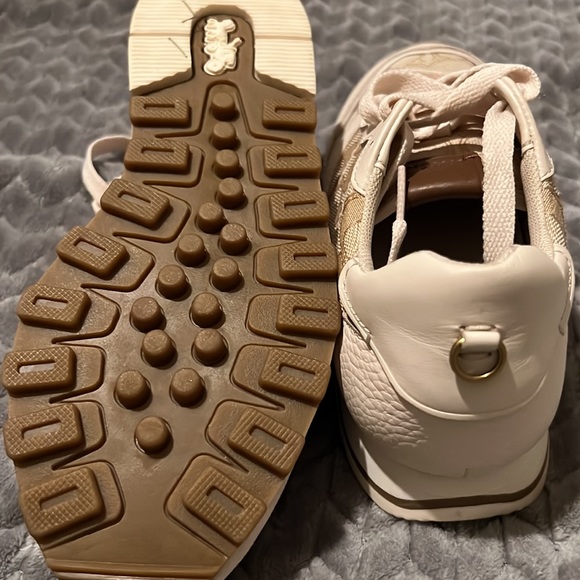 Coach shoes perfect condition! - Picture 2 of 2